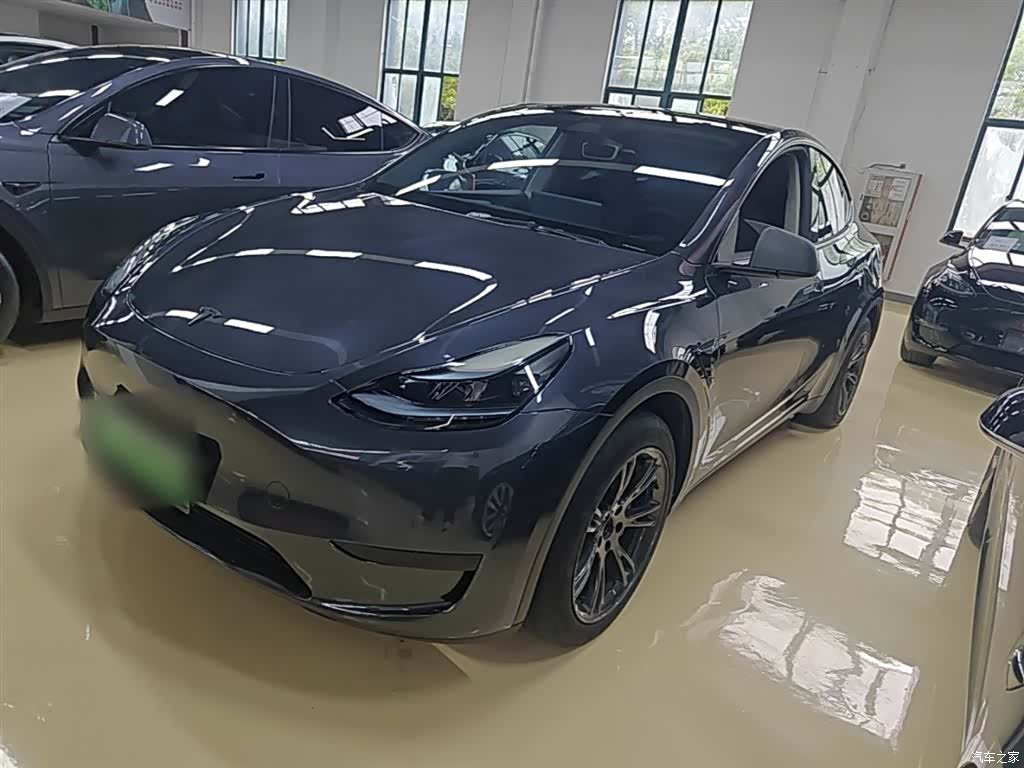 Tesla Model Y, 2024 1