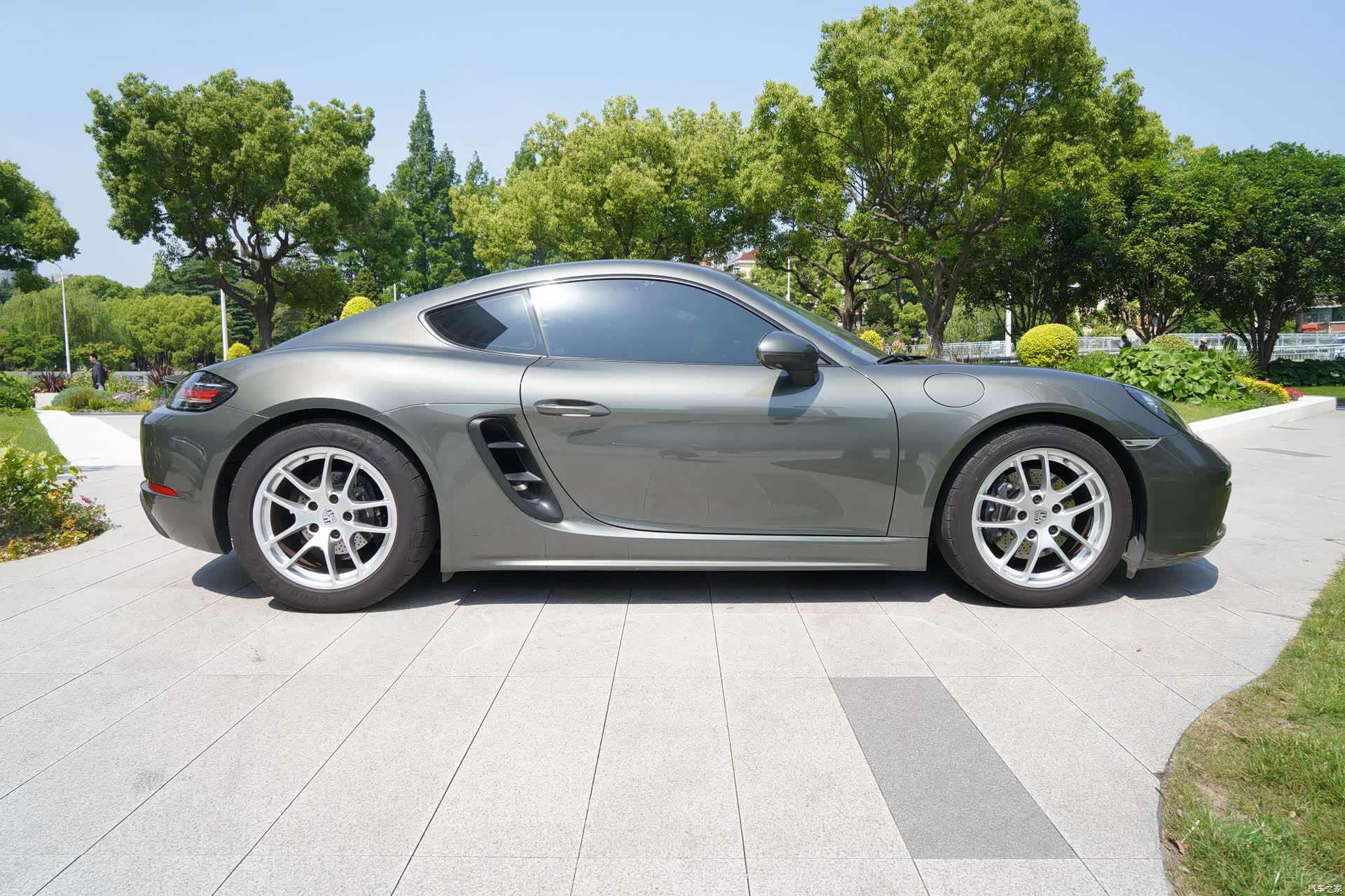 Porsche Cayman, 2024 13
