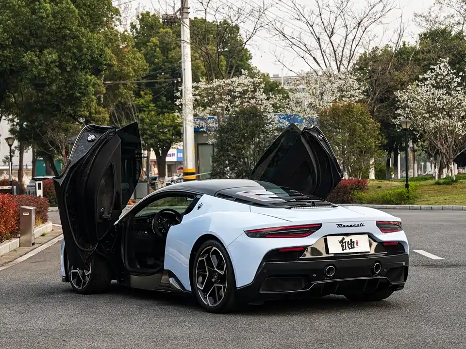 Maserati MC20