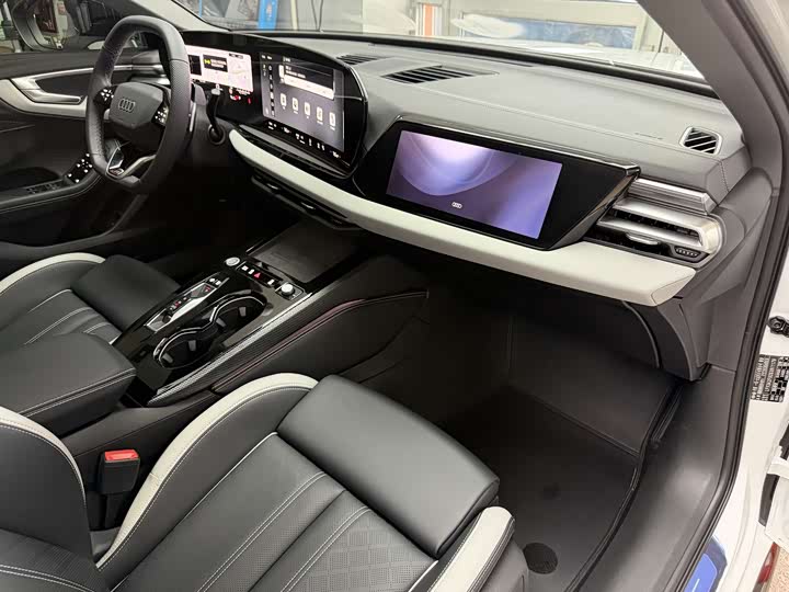 Audi A5L 2026 2.0T yun dong ban