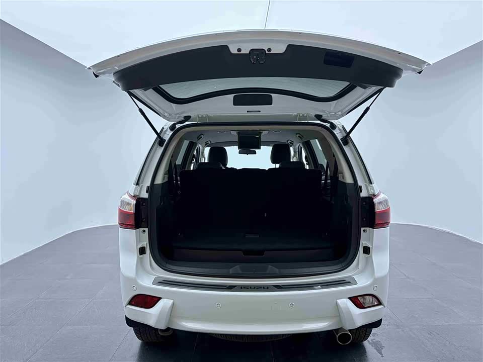 Isuzu mu-X Shepherd Ranger