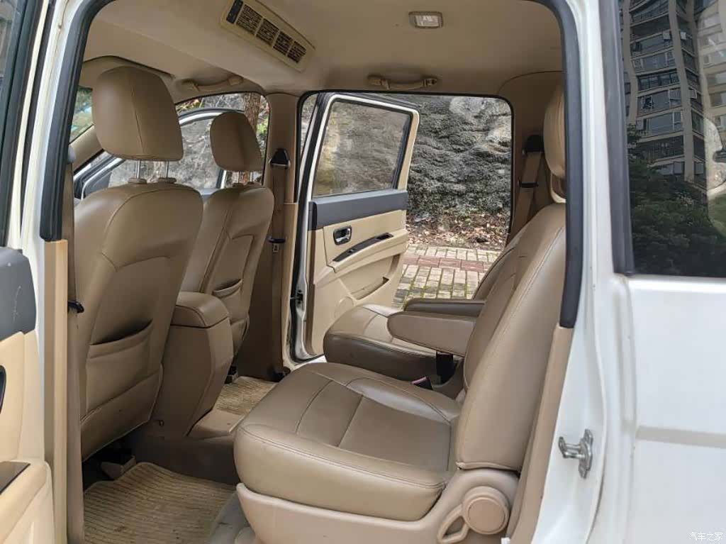 Wuling Hongguang, 2014 все фото
