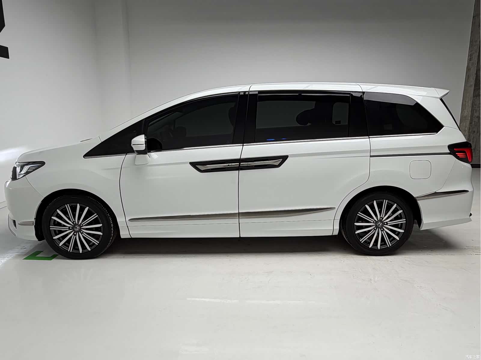Honda Elysion, 2022 7