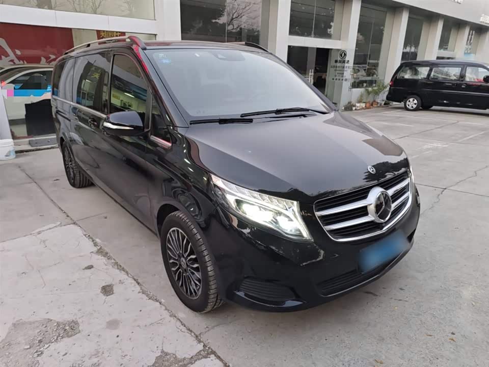 Mercedes-Benz V-class