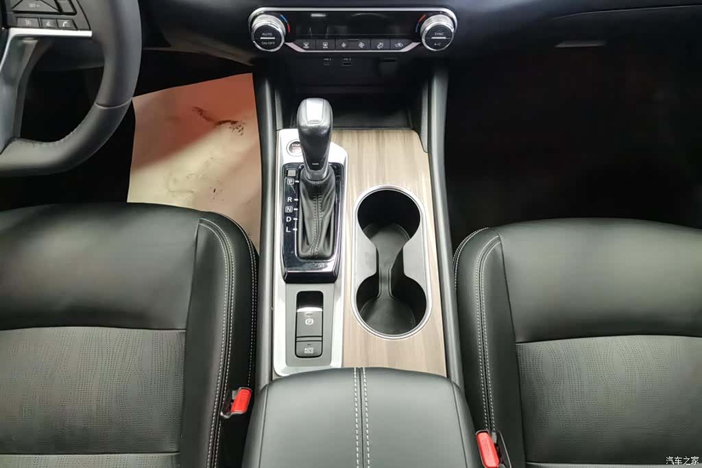 Nissan Teana, 2022 16