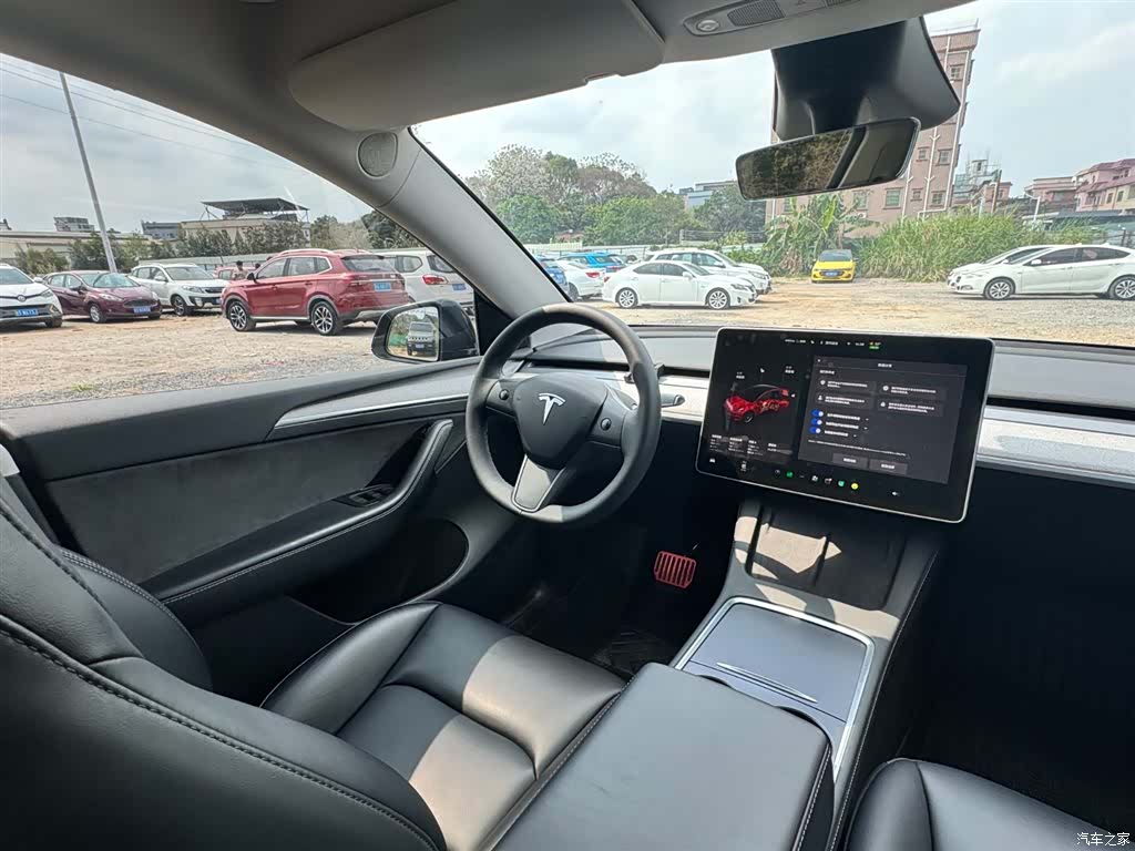 Tesla Model Y, 2024 18