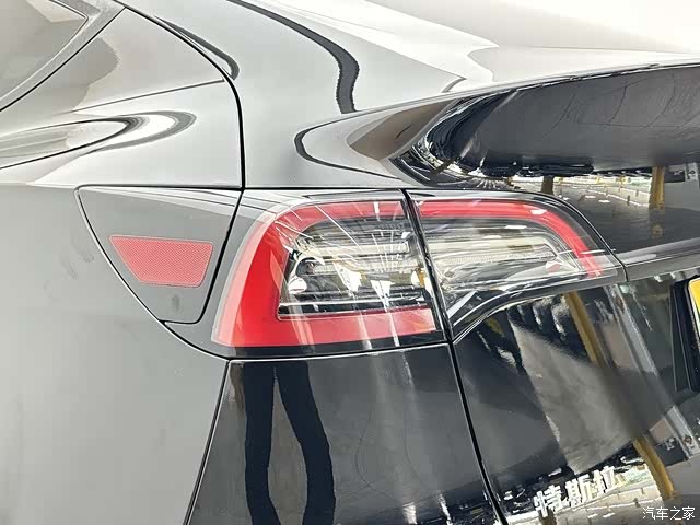 Tesla Model Y, 2022 19