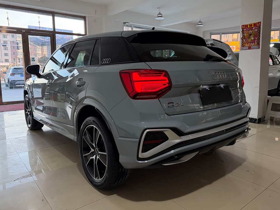 Audi Q2L