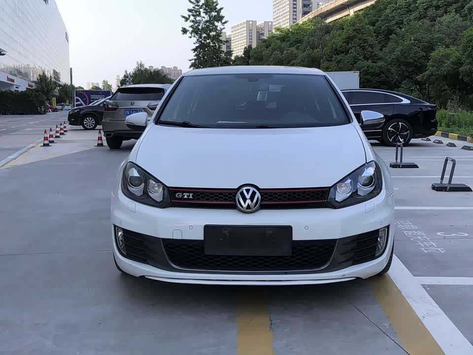 Volkswagen Golf GTI