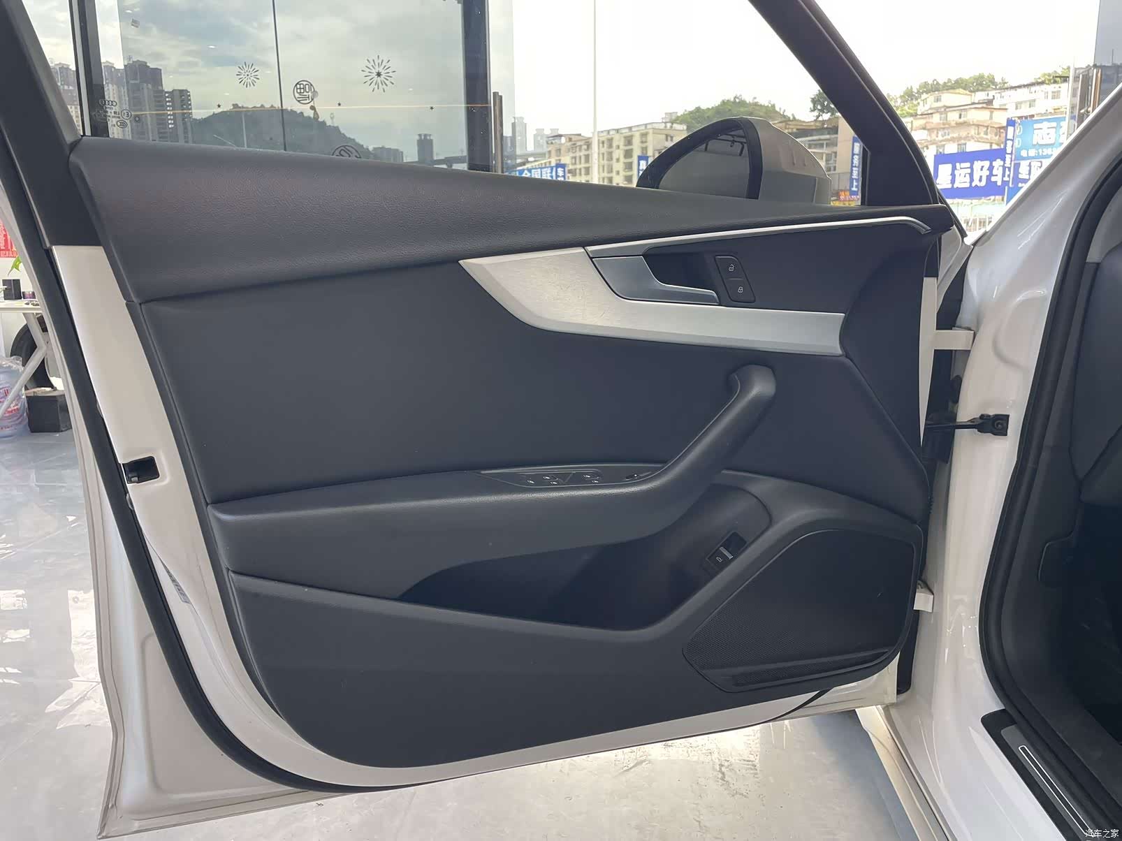 Audi A4L, 2021 все фото