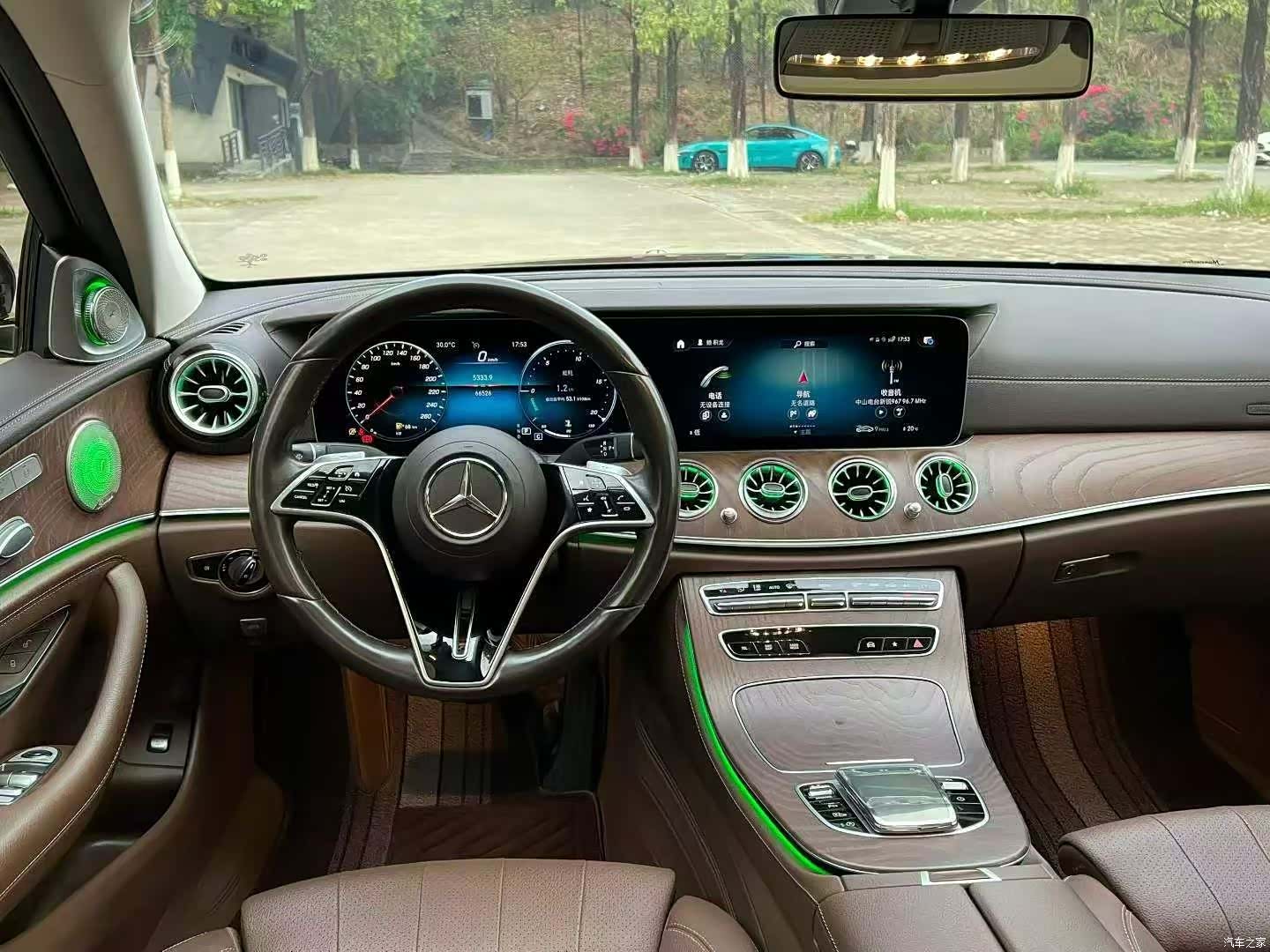 Mercedes-Benz E-Class, 2022 4