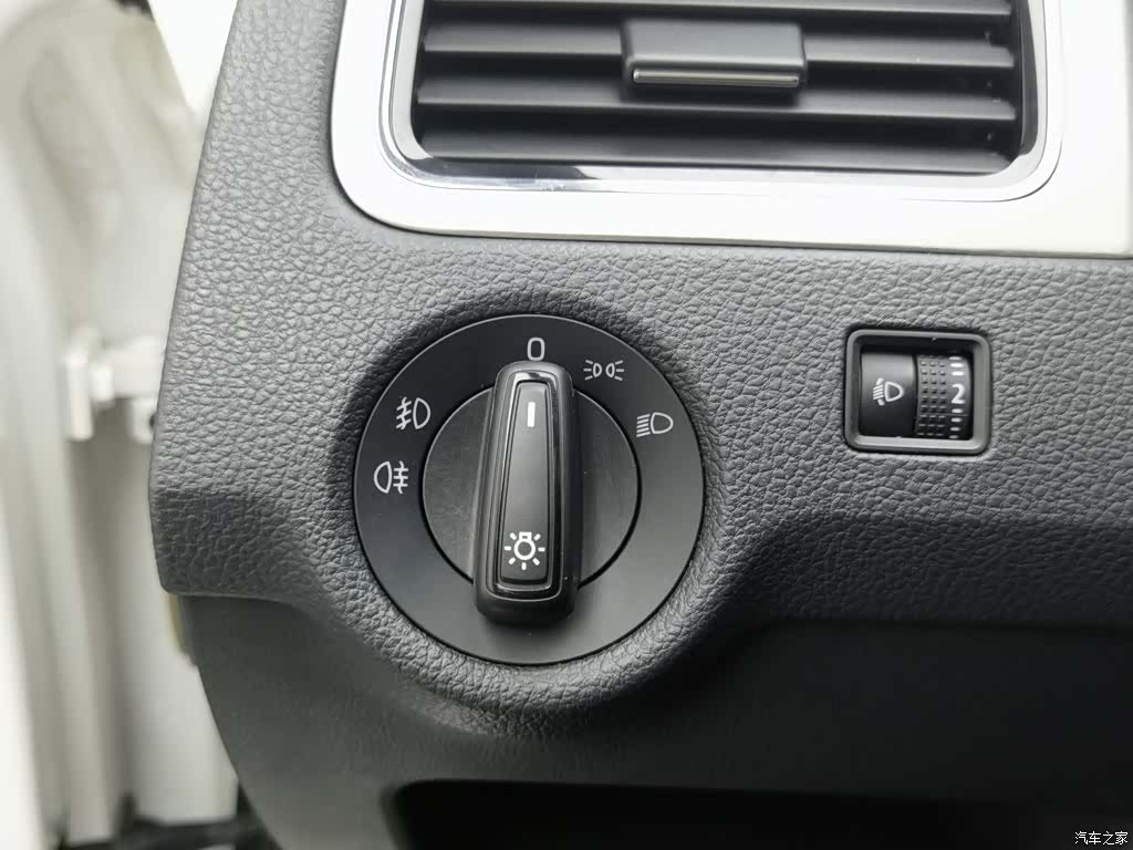 Skoda Rapid, 2019 21