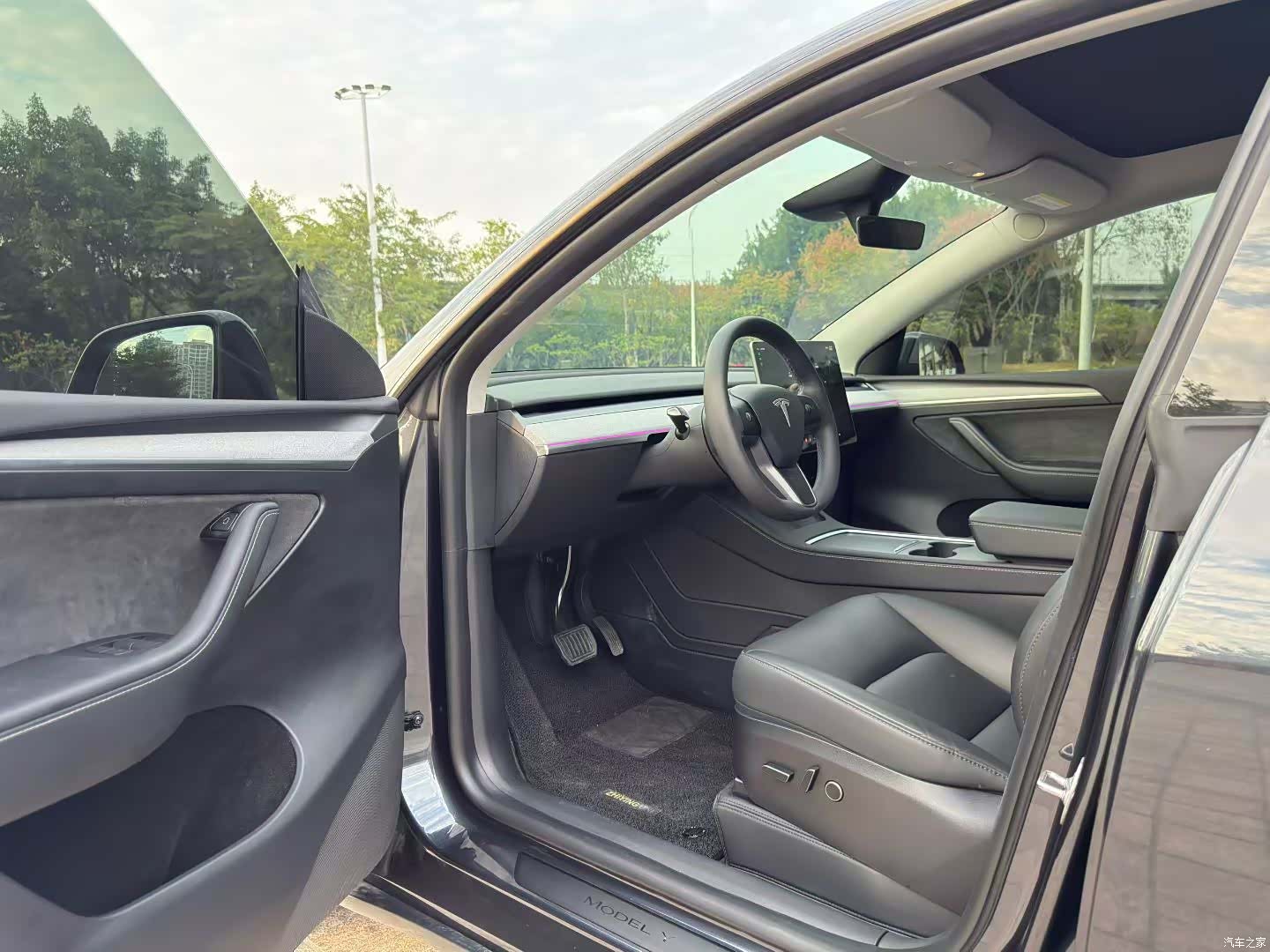 Tesla Model Y, 2024 7