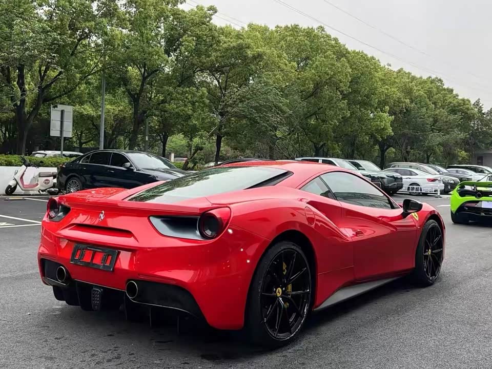 Ferrari 488
