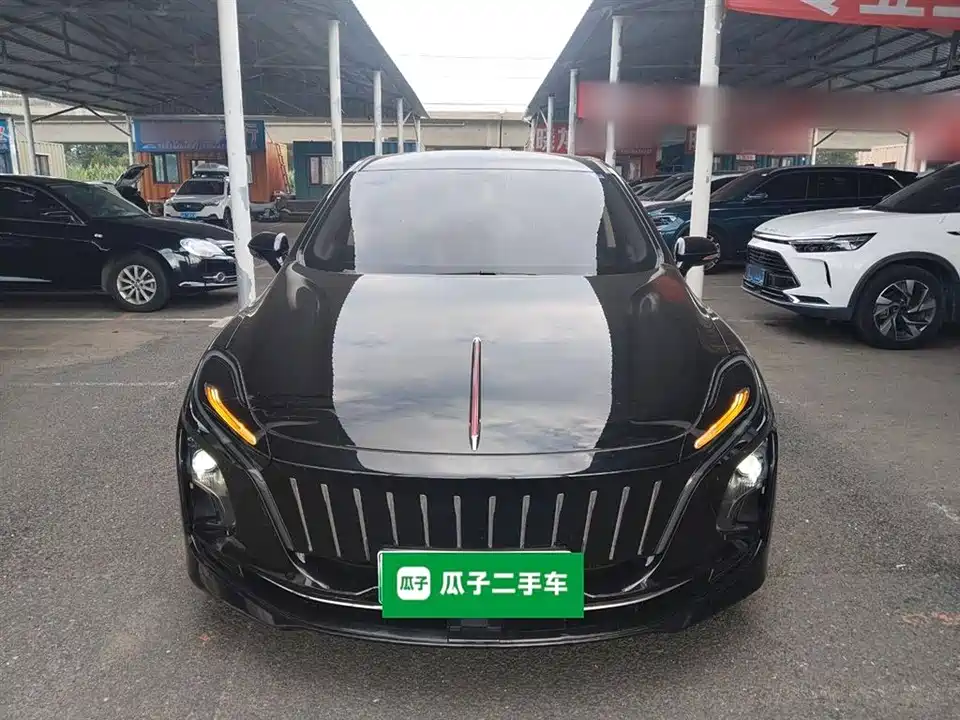 Hongqi E-QM5