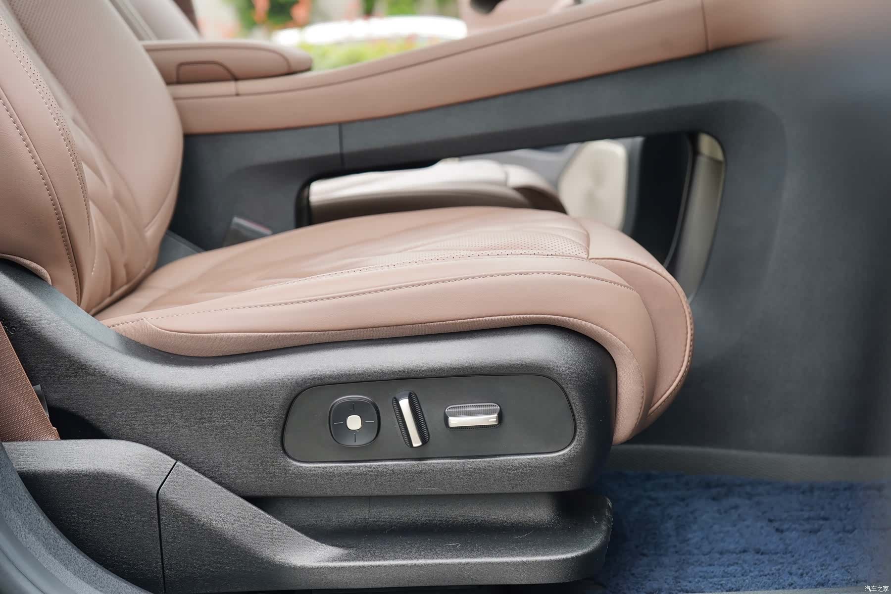 NIO ES6, 2025 12