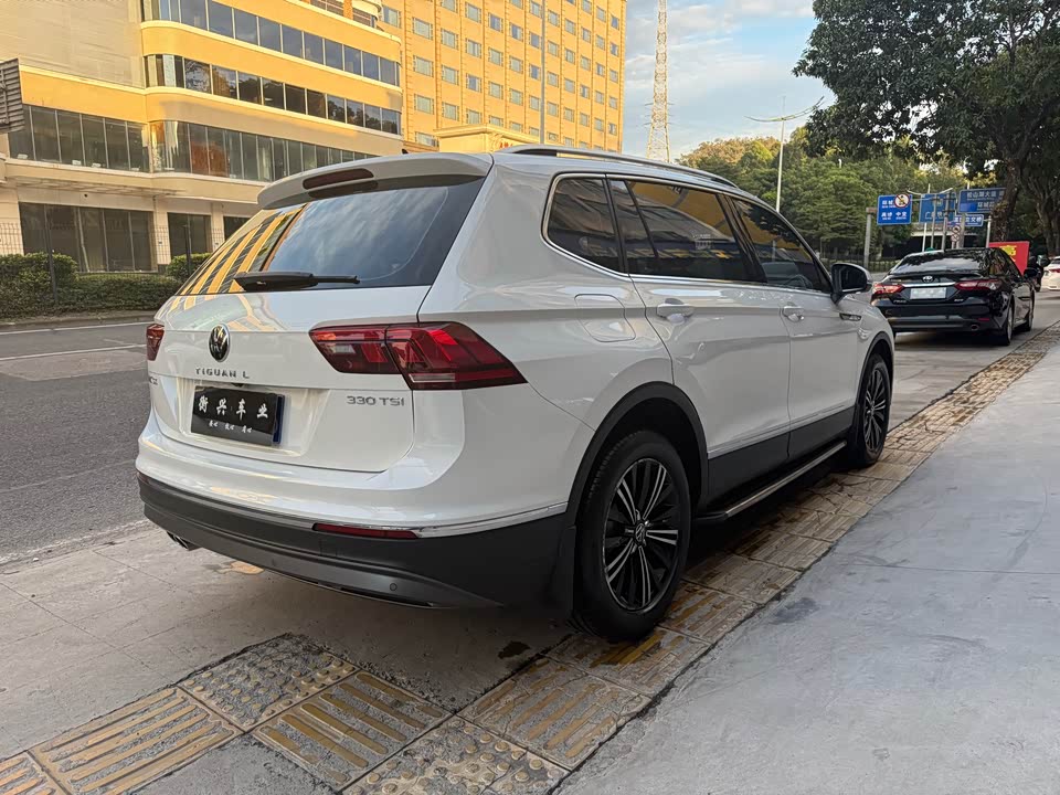 Volkswagen Tiguan L