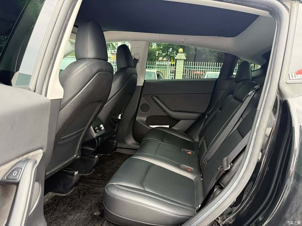 Tesla Model Y, 2023 6
