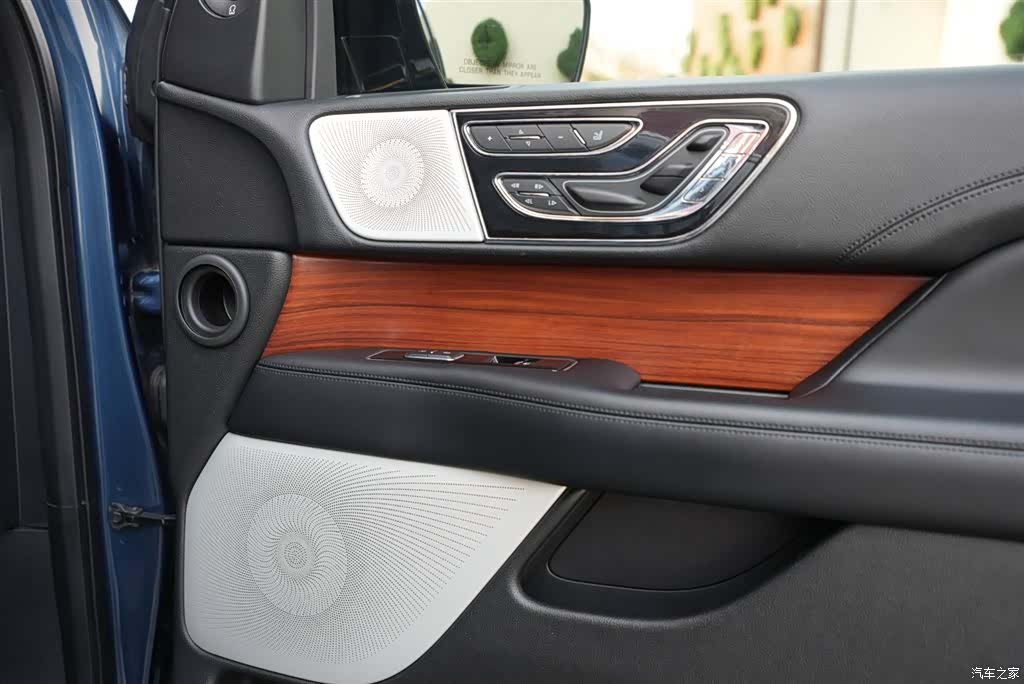 Lincoln Navigator, 2019 19