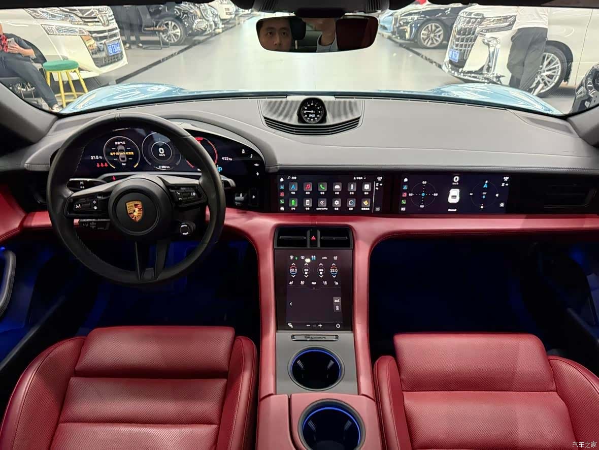 Porsche Taycan, 2021 10