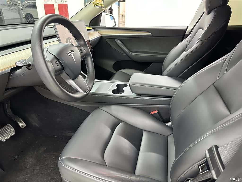 Tesla Model Y, 2022 12