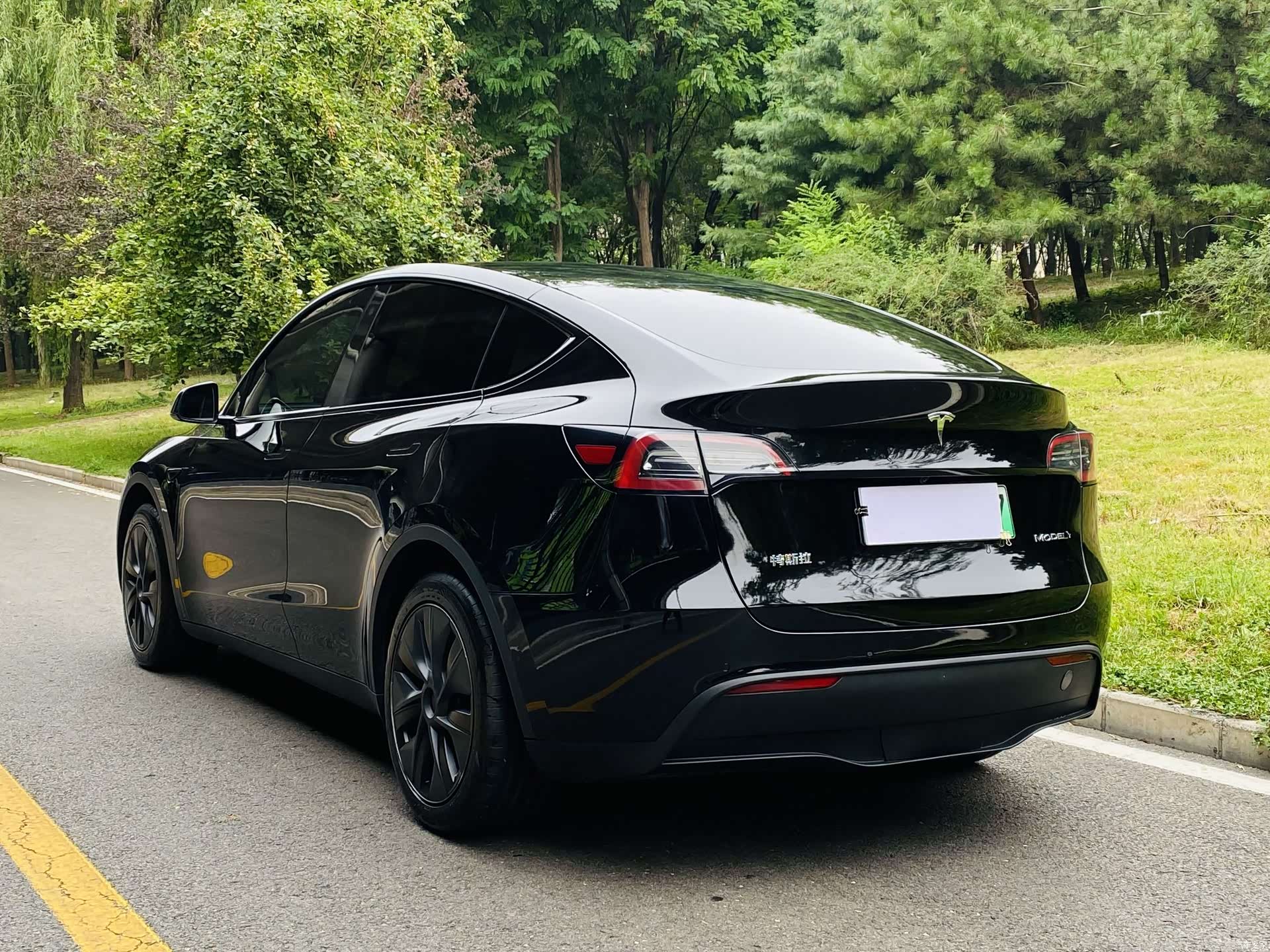 Tesla Model Y, 2024 16