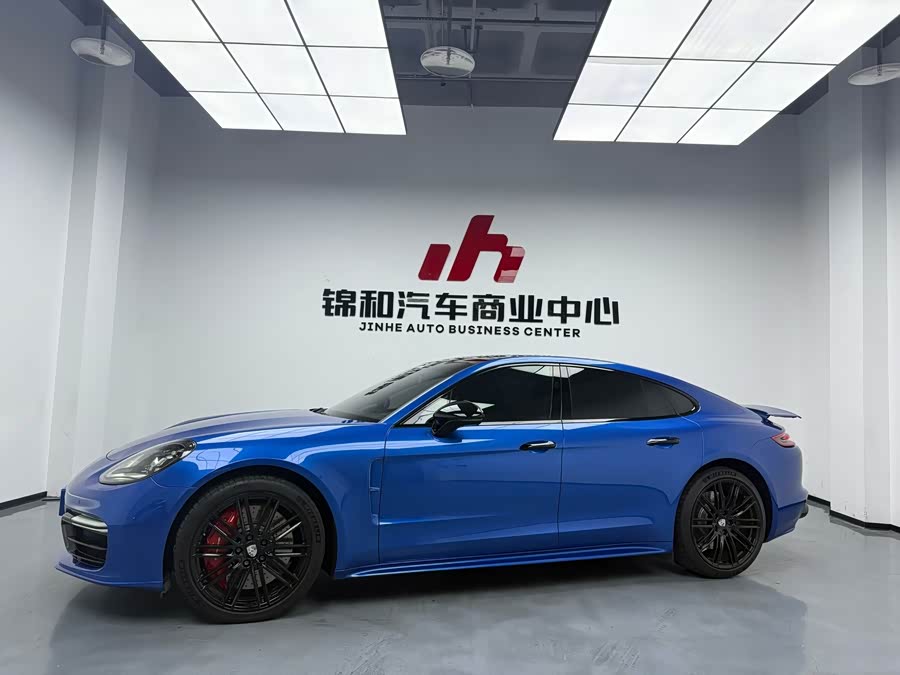 Porsche Panamera 2018, фото 1