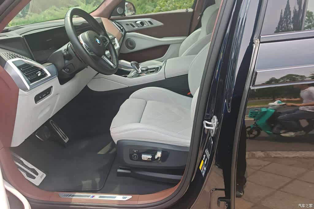 BMW XM, 2025 9