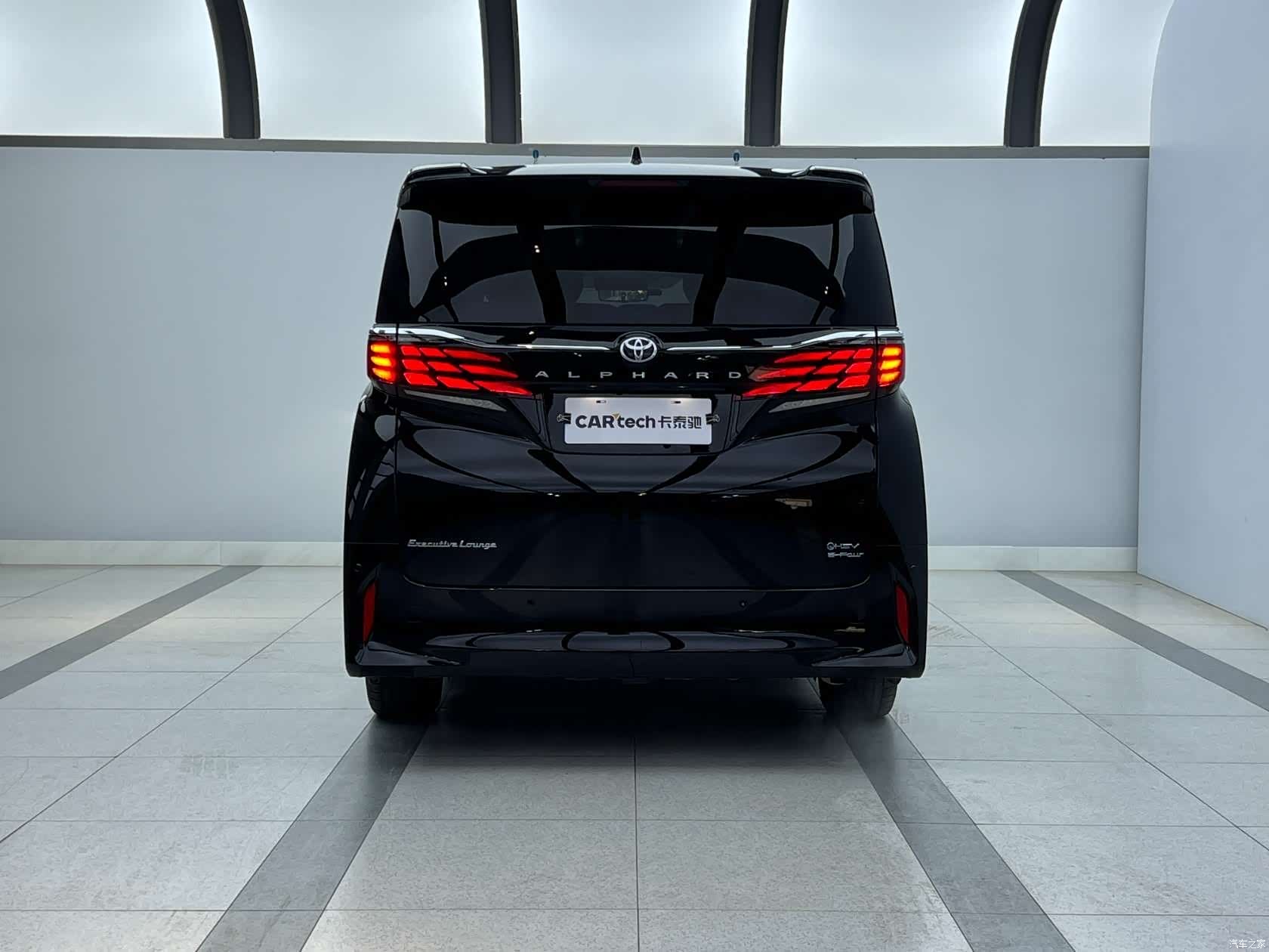 Toyota Alphard, 2025 все фото