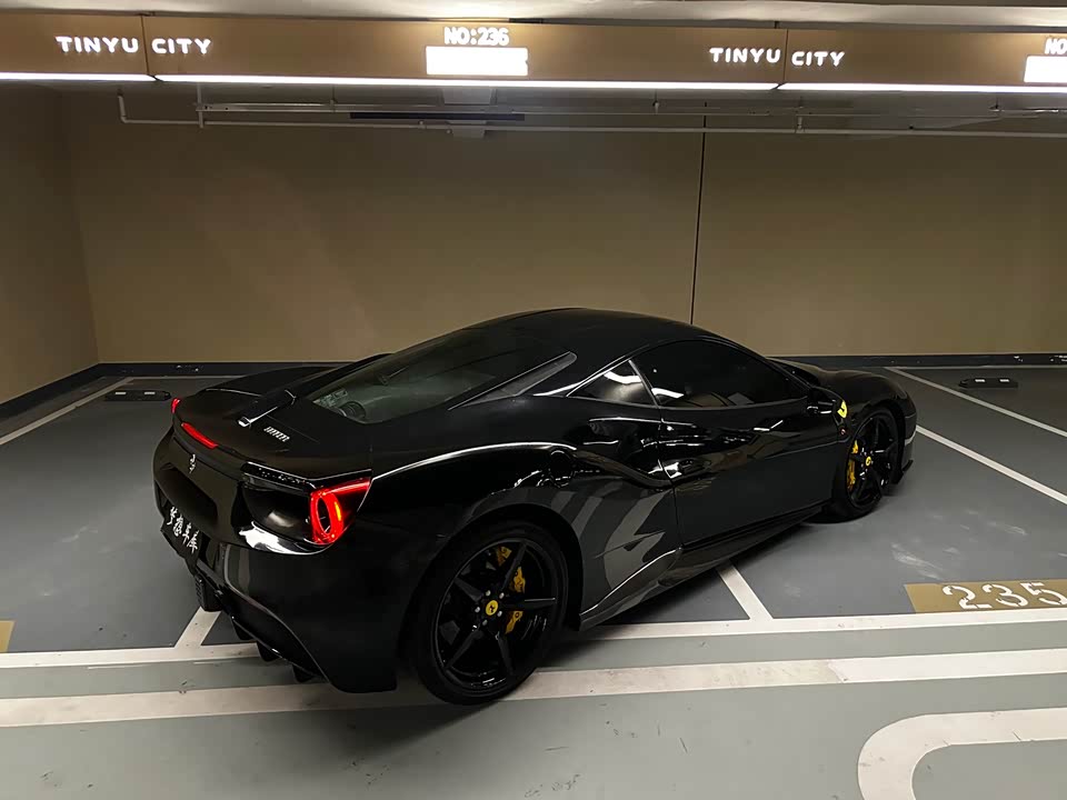 Ferrari 488
