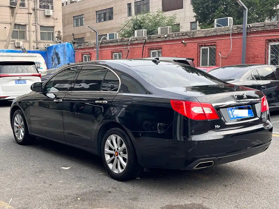 Hongqi H7