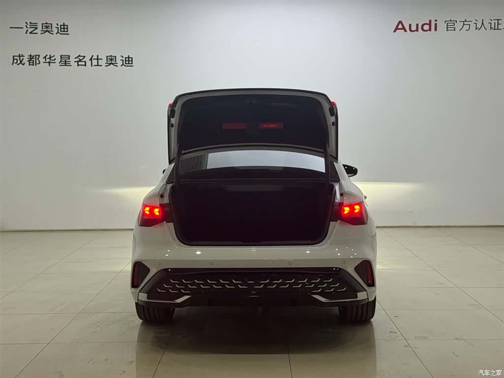 Audi Flying Spur, 2025 6