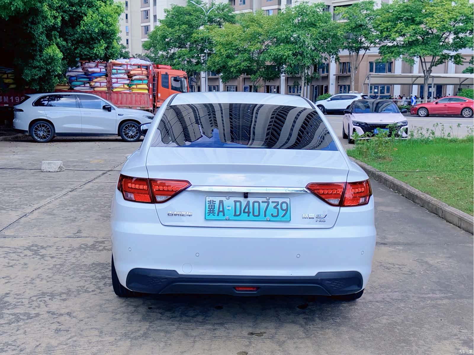 Geely Emgrand, 2021 все фото