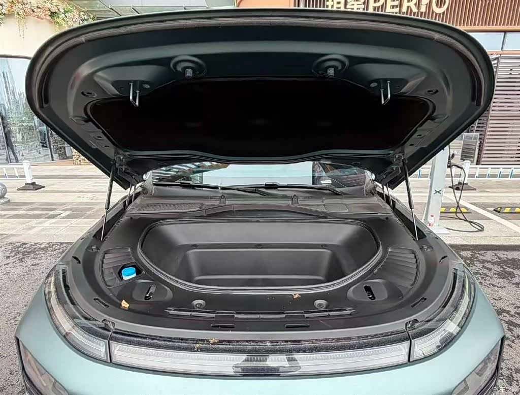 Xpeng G9, 2023 10
