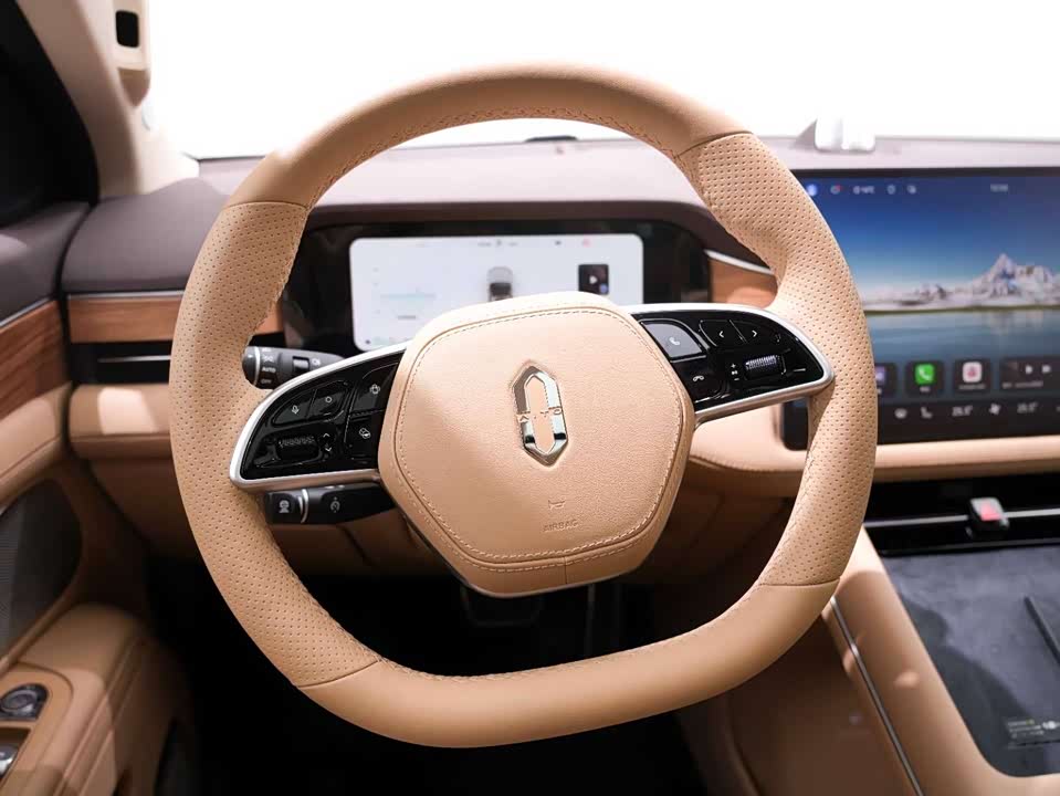 AITO Ask the world M7