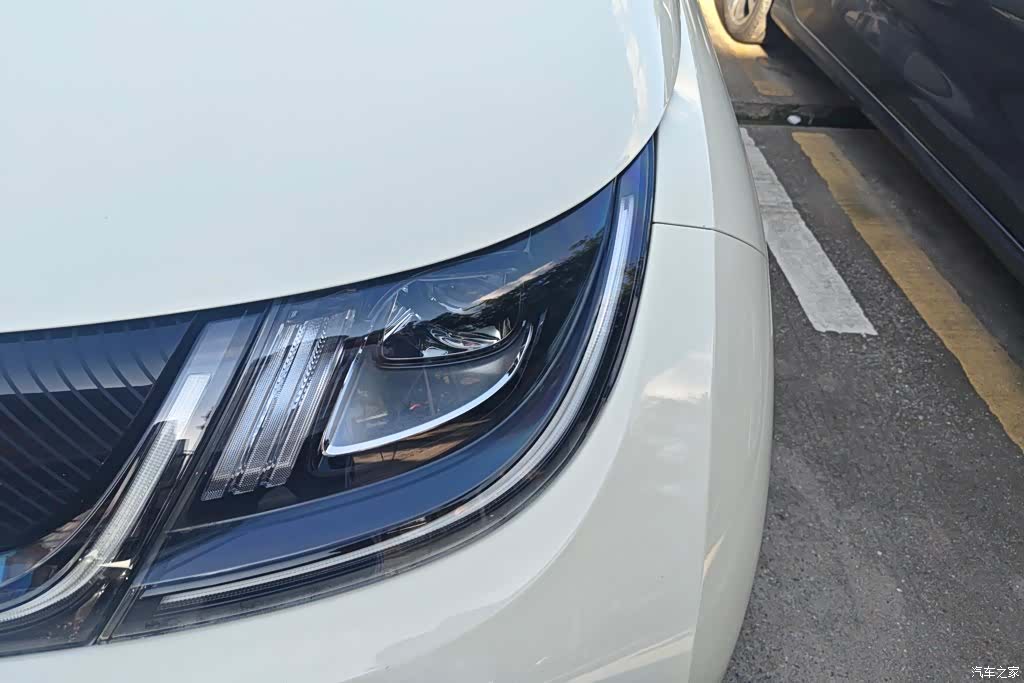 BYD Dolphin, 2024 все фото