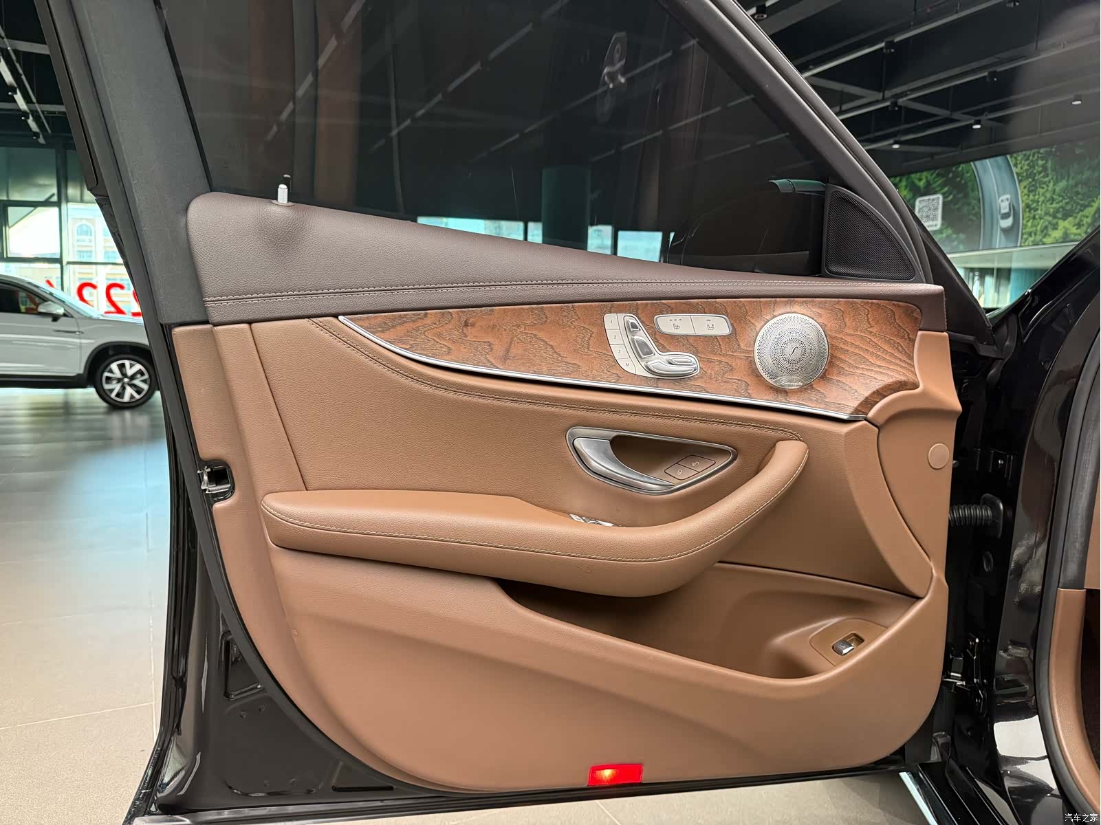 Mercedes-Benz E-Class, 2022 6