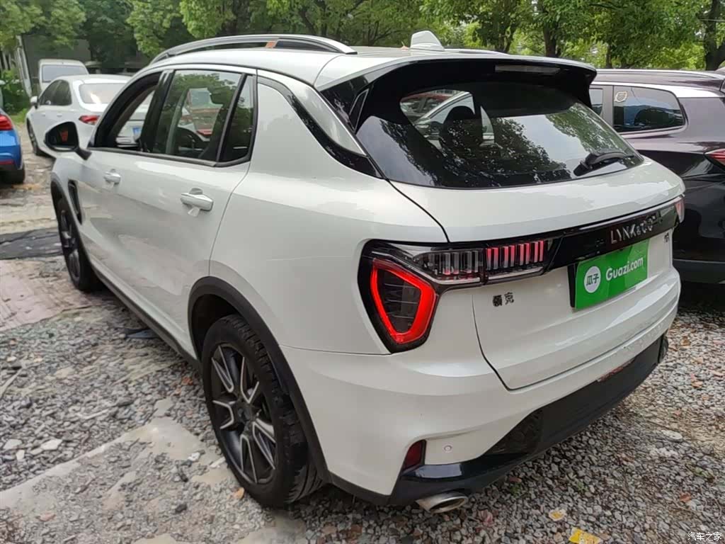 Lynk & Co 01, 2021 все фото