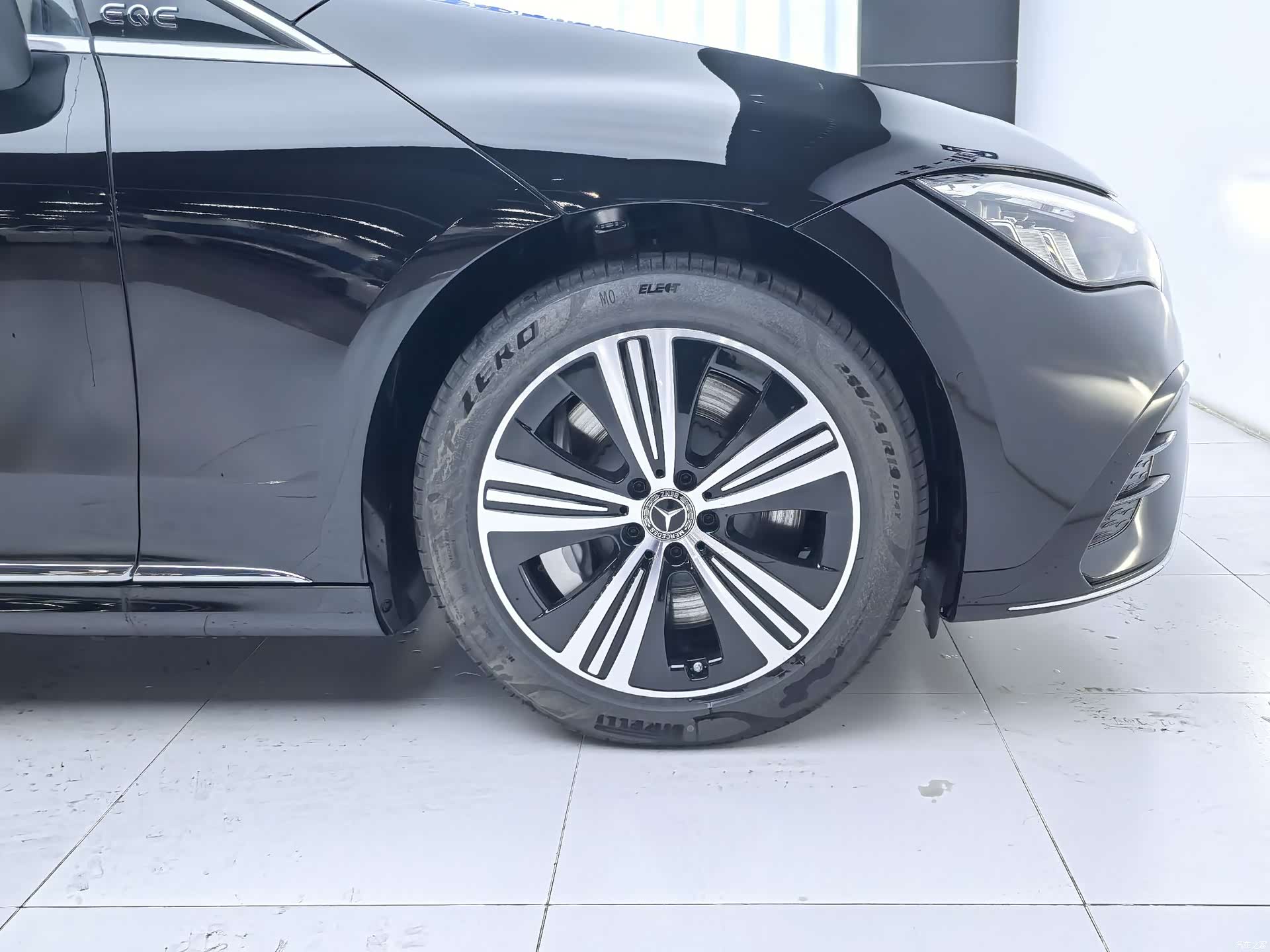 Mercedes-Benz EQE, 2025 8