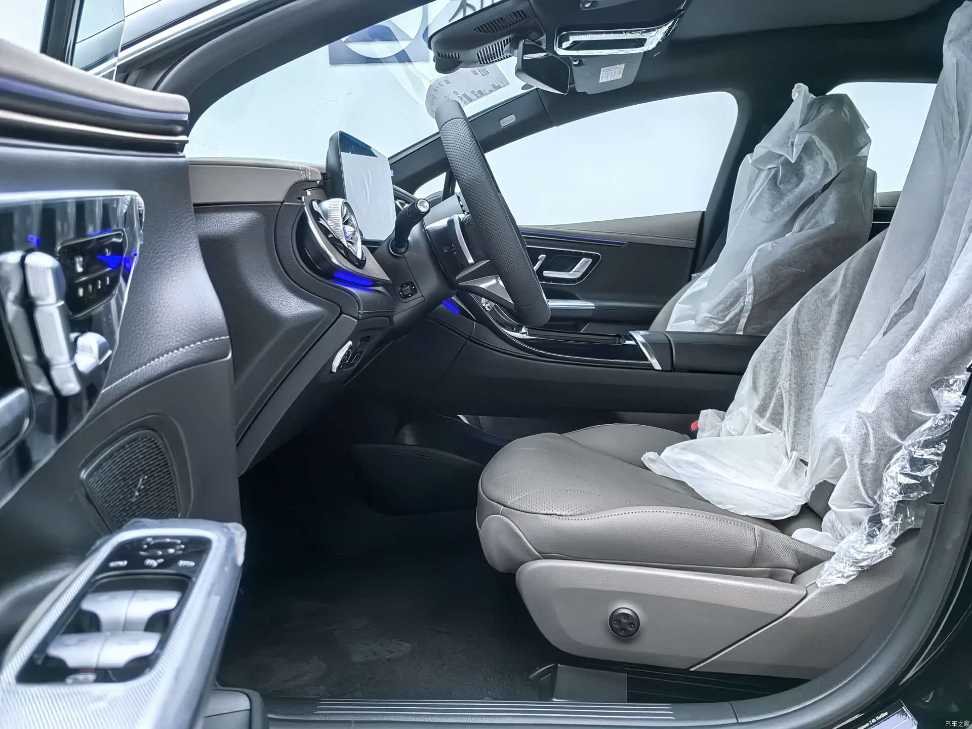 Mercedes-Benz EQE, 2025 12