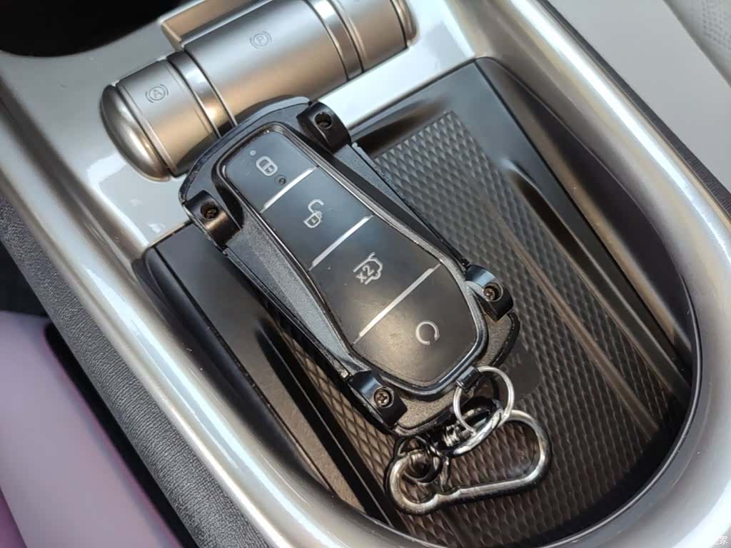 BYD Dolphin, 2024 17