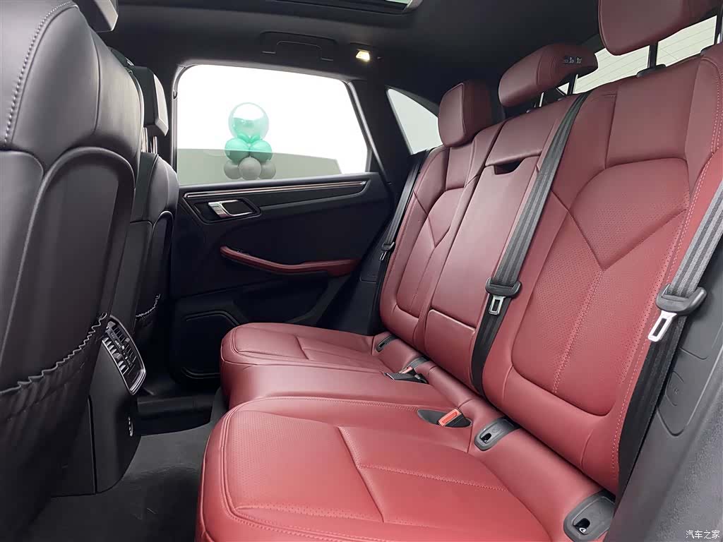 Porsche Macan, 2025 7