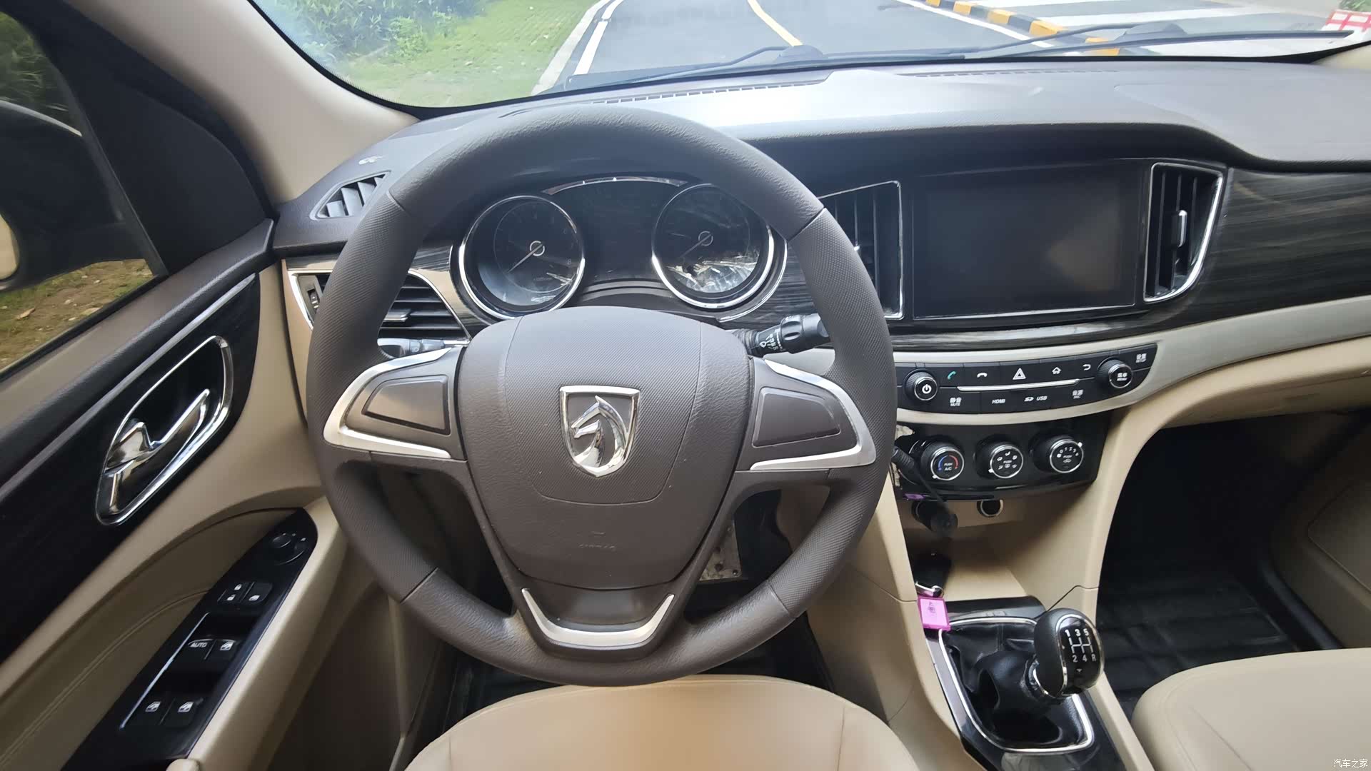 Wuling 730, 2016 8