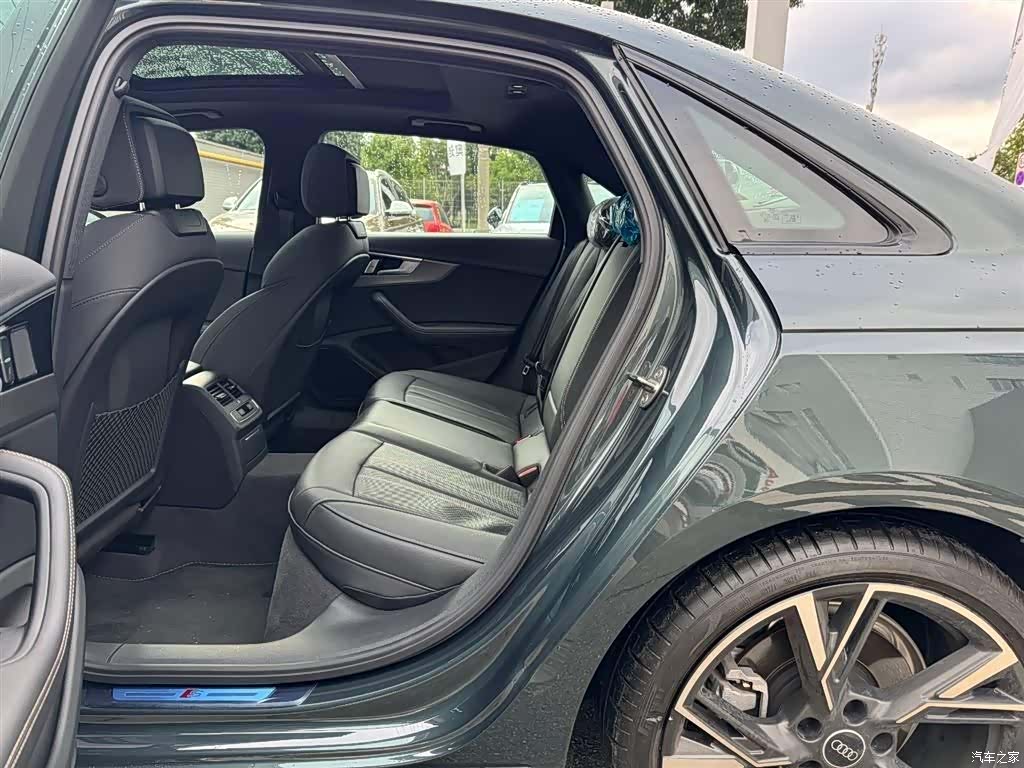 Audi A4L, 2025 15