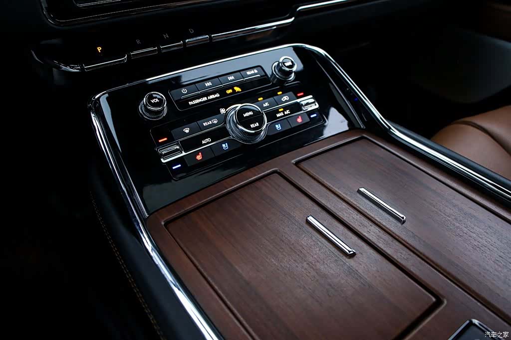 Lincoln Navigator, 2020 9