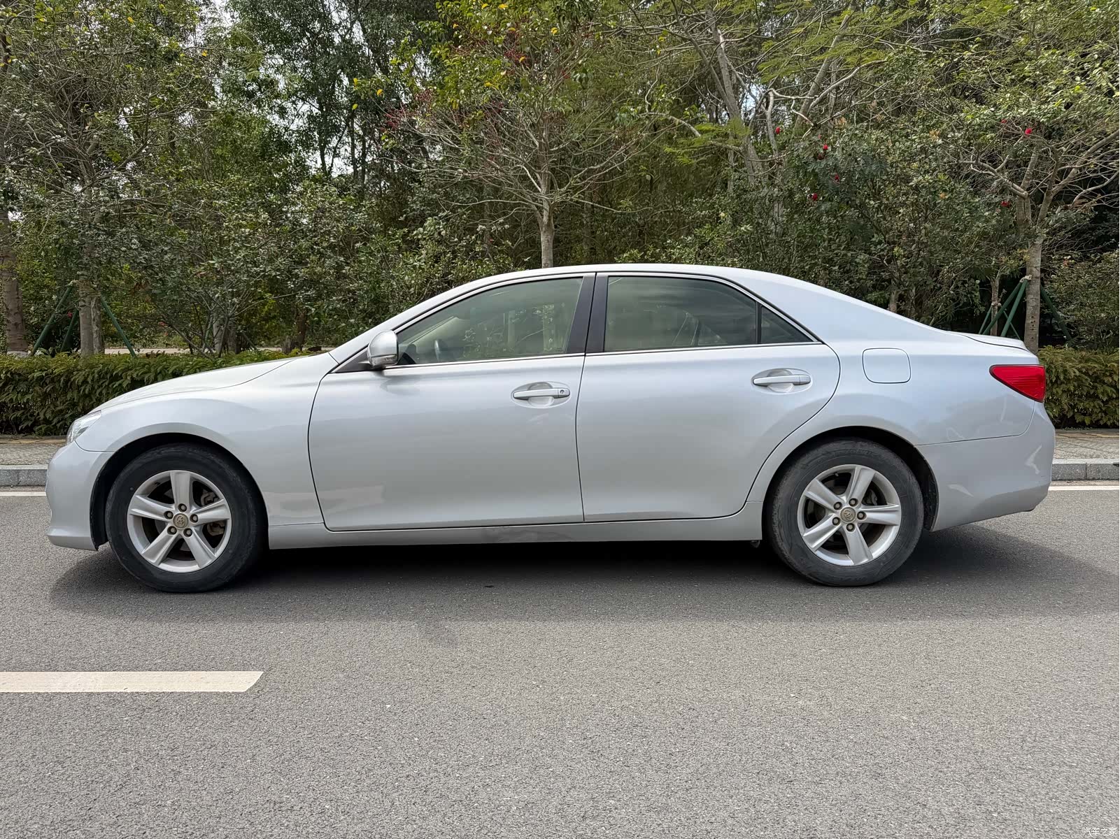 Toyota 2.5V, 2012 4