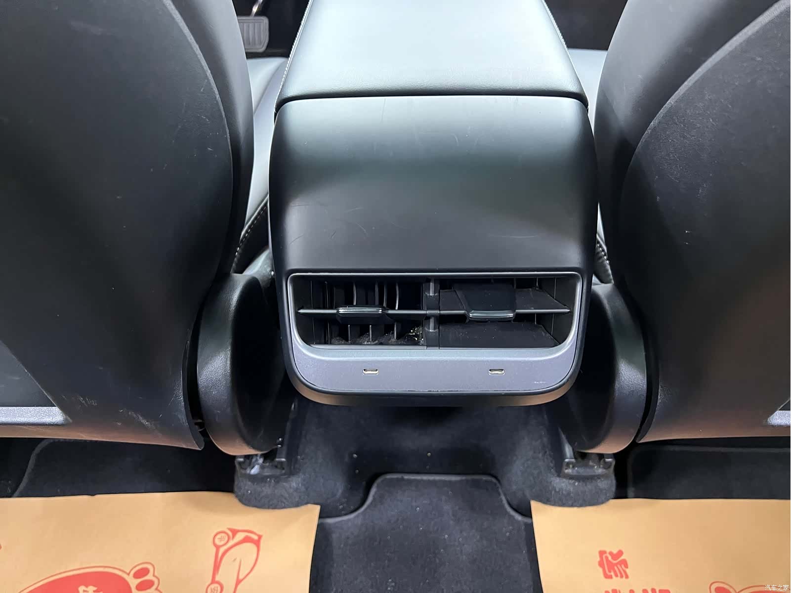 Tesla Model Y, 2023 19