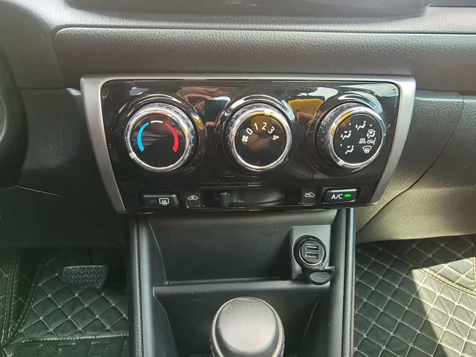 Toyota YARiS L to enjoy Toyota YARiS L to enjoy