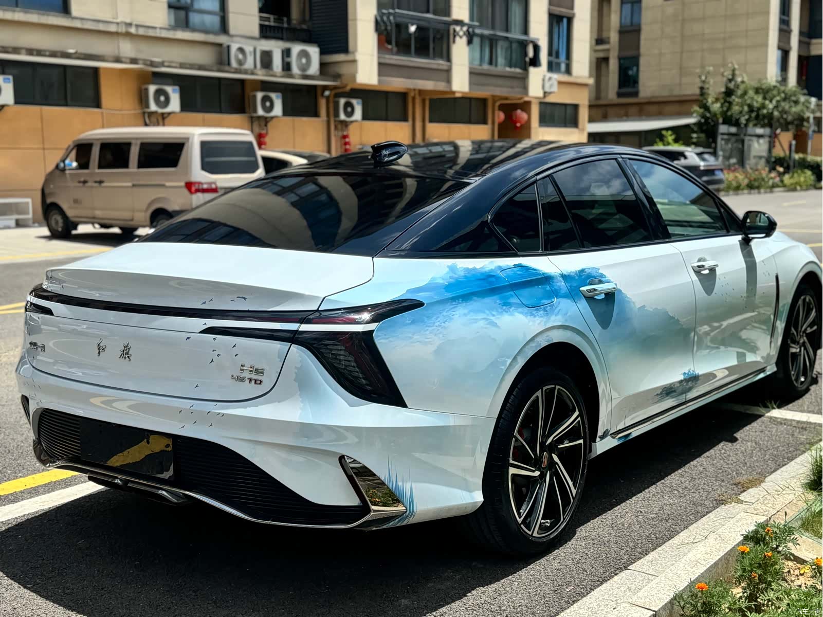 Hongqi H6, 2025 12