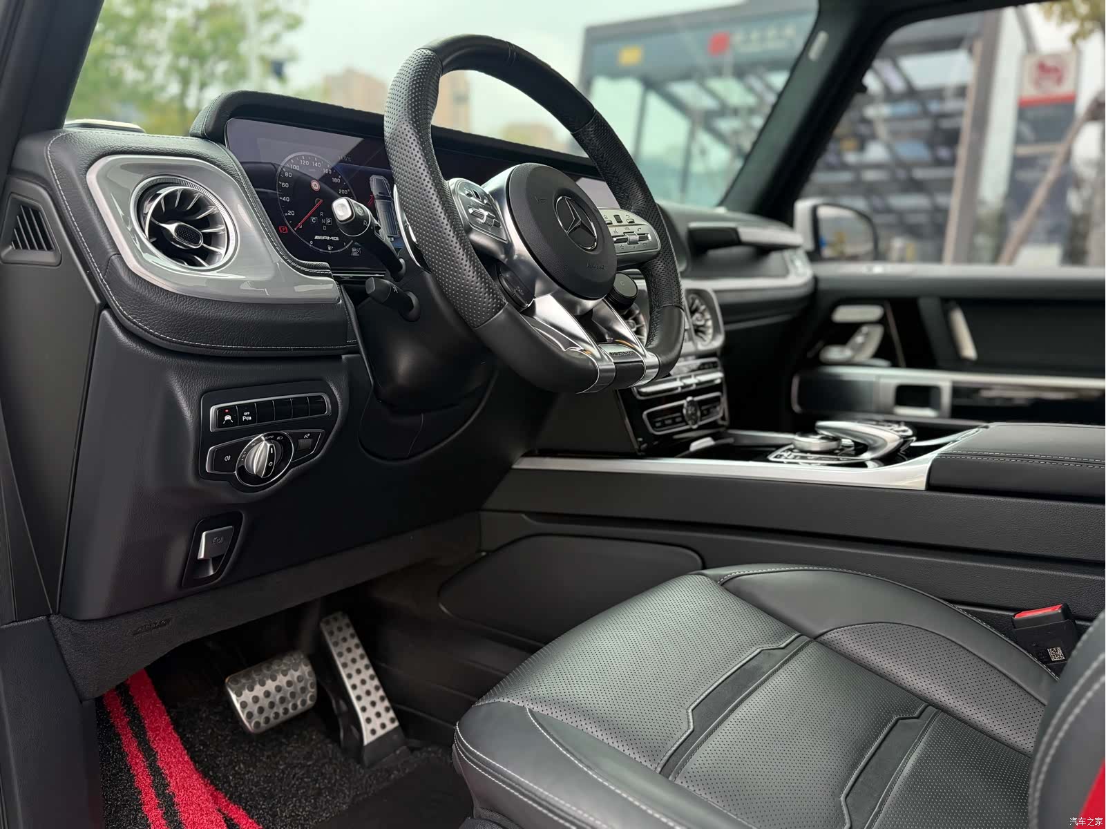 Mercedes-Benz G-Class, 2025 4
